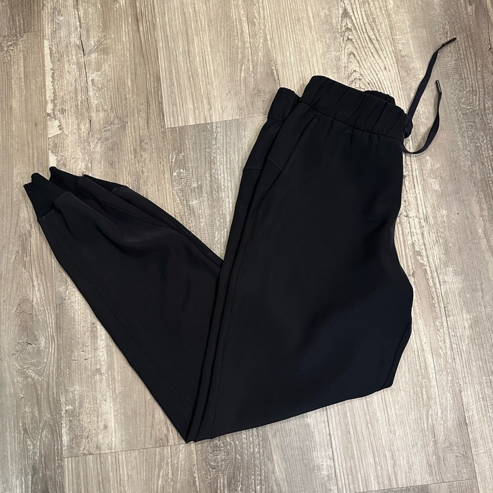 Lululemon On the Fly Jogger